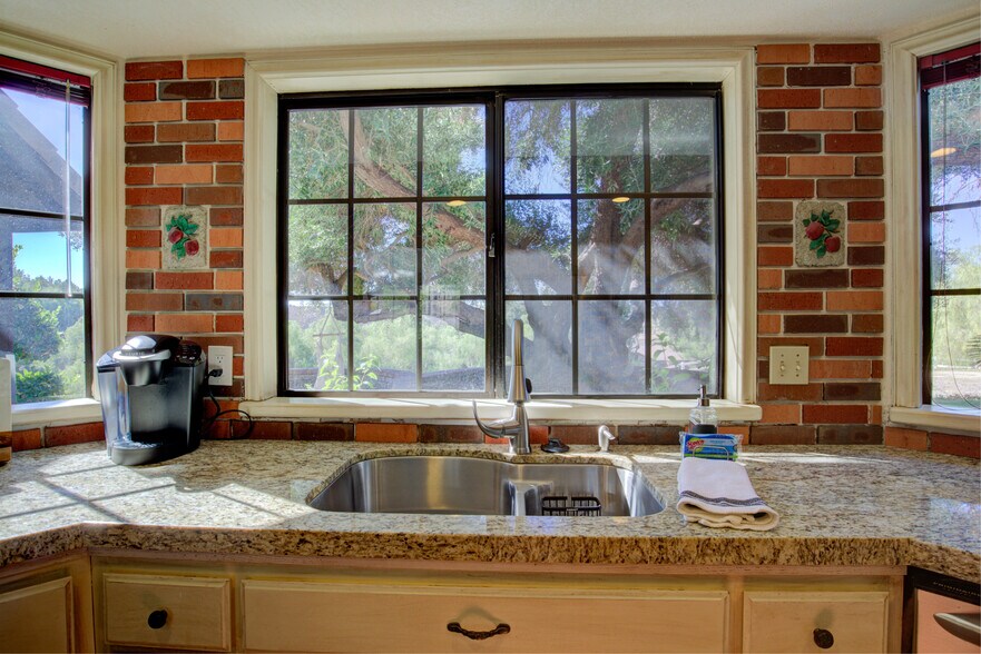 Building Photo - 33180 Vino Way