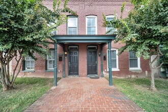 Building Photo - 1834 Parkwood Ave