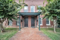 Building Photo - 1834 Parkwood Ave