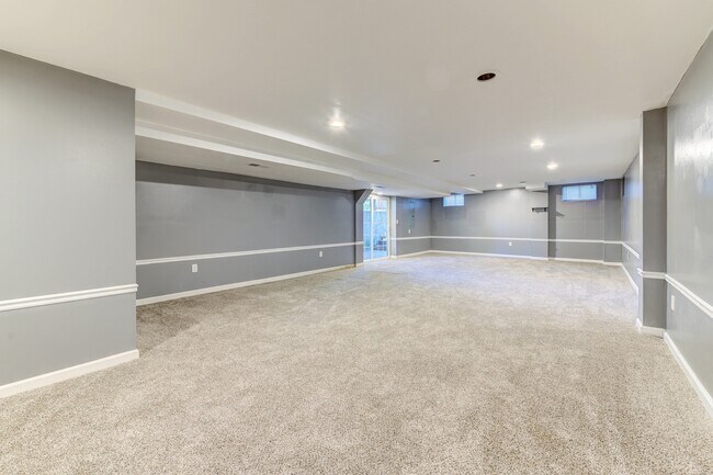 Building Photo - 1140 Collingwood Dr