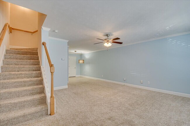 Building Photo - 150 Village Run