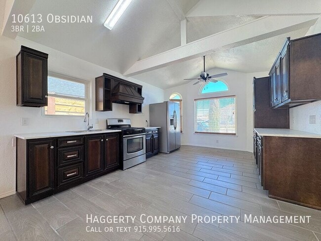 Building Photo - 10613 Obsidian-