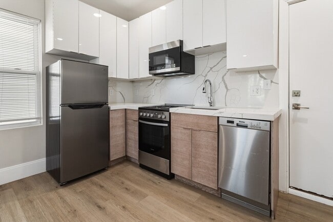 Building Photo - 41 Wolcott St