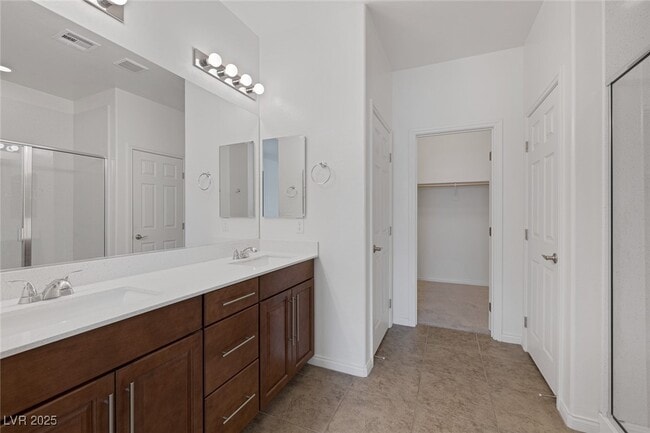 Building Photo - 489 Intonation St