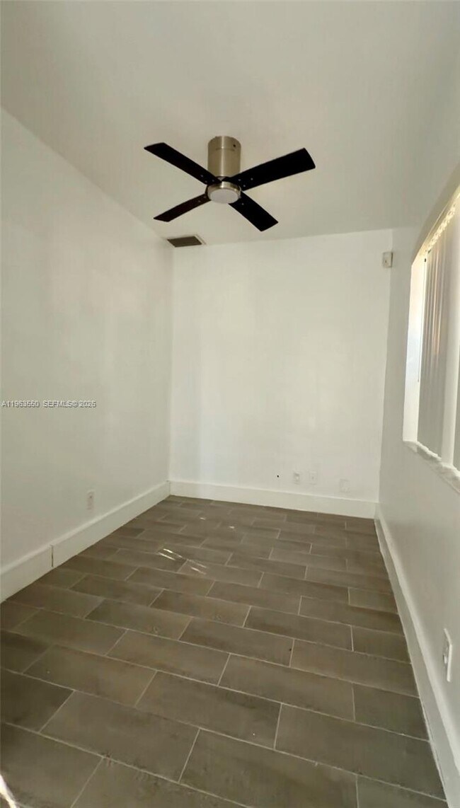 Building Photo - 3515 Van Buren St