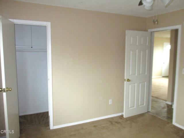 Building Photo - 851 W Crestwood Ave
