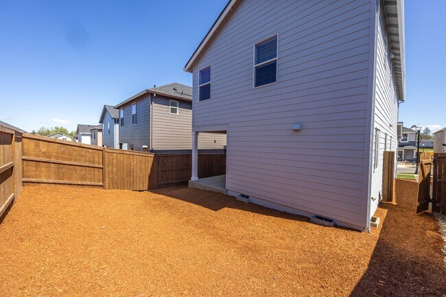 Building Photo - 3 bedroom home in Ridgefield w/ AC - Built in 2024