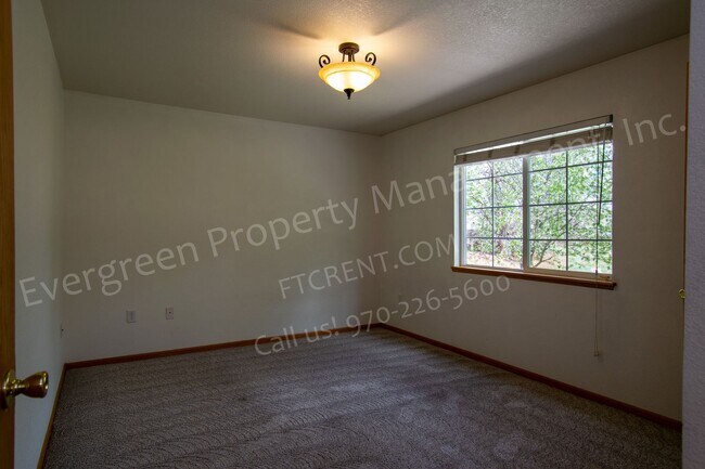 Building Photo - Amazing 2 Bedroom on City Park!