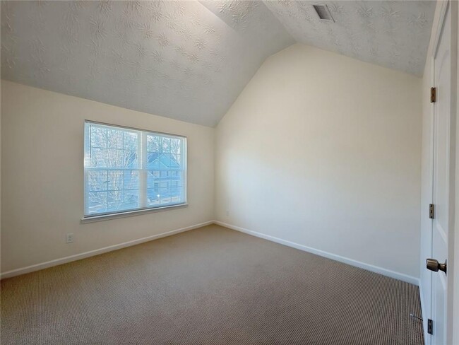 Building Photo - 2770 Austin Ridge Dr NE