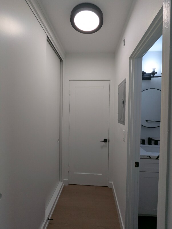 Building Photo - 11030 Moorpark St