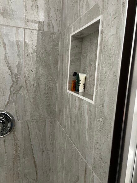 Shower - 12848 SW 77th Cir