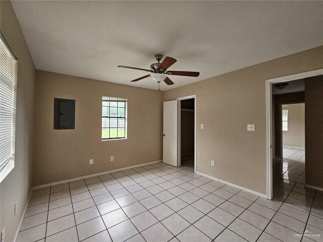 Building Photo - 221 Austin St