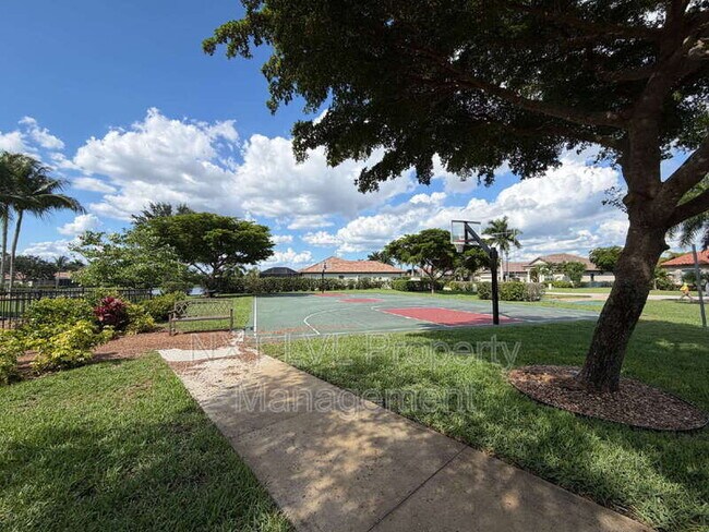 Building Photo - 9453 River Otter Dr