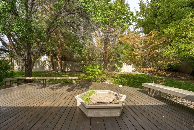 Building Photo - 1201 W 12th St