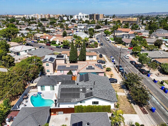 Building Photo - 4946-4948 63rd Street