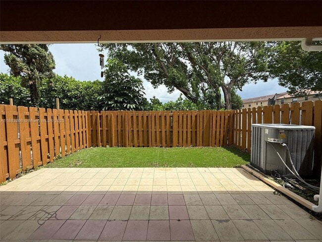 Building Photo - 7065 SW 164th Ct