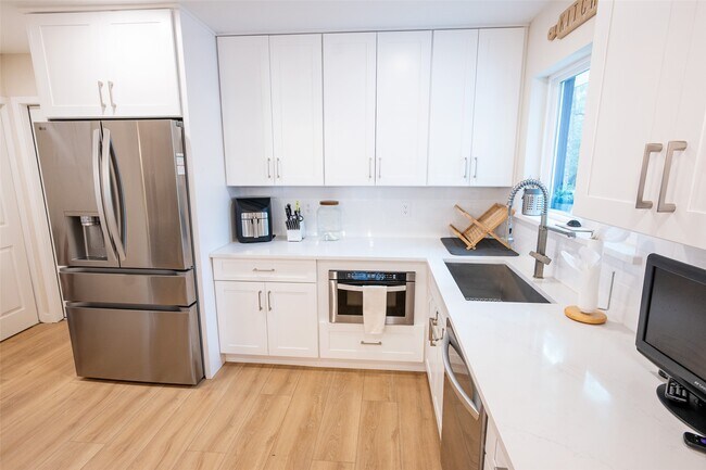 Building Photo - 42 S Waxberry Rd