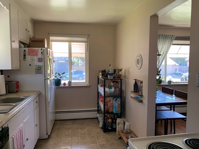 Building Photo - 3915 W 23rd Ave