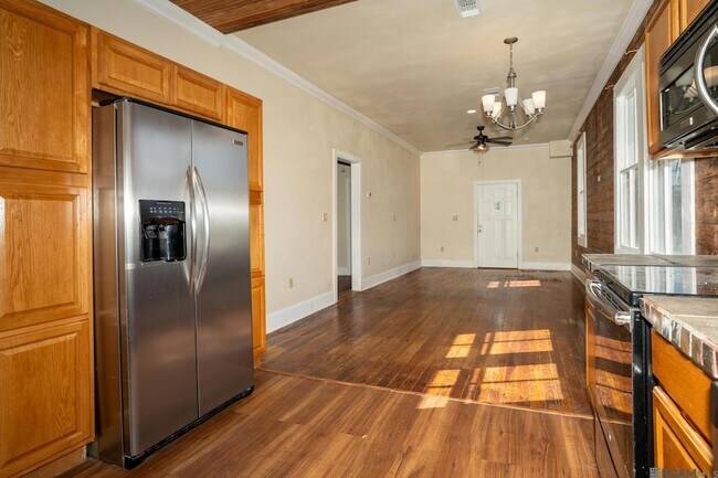 Building Photo - 30180 Smith Dr