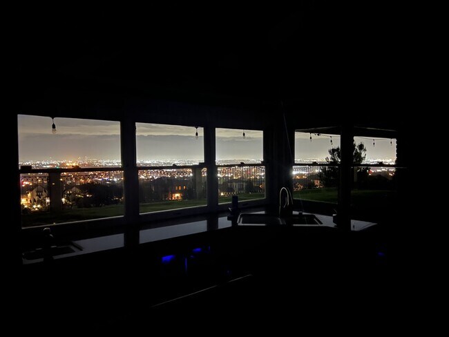 gorgeous sparkling city lights - 9 Club View Ln