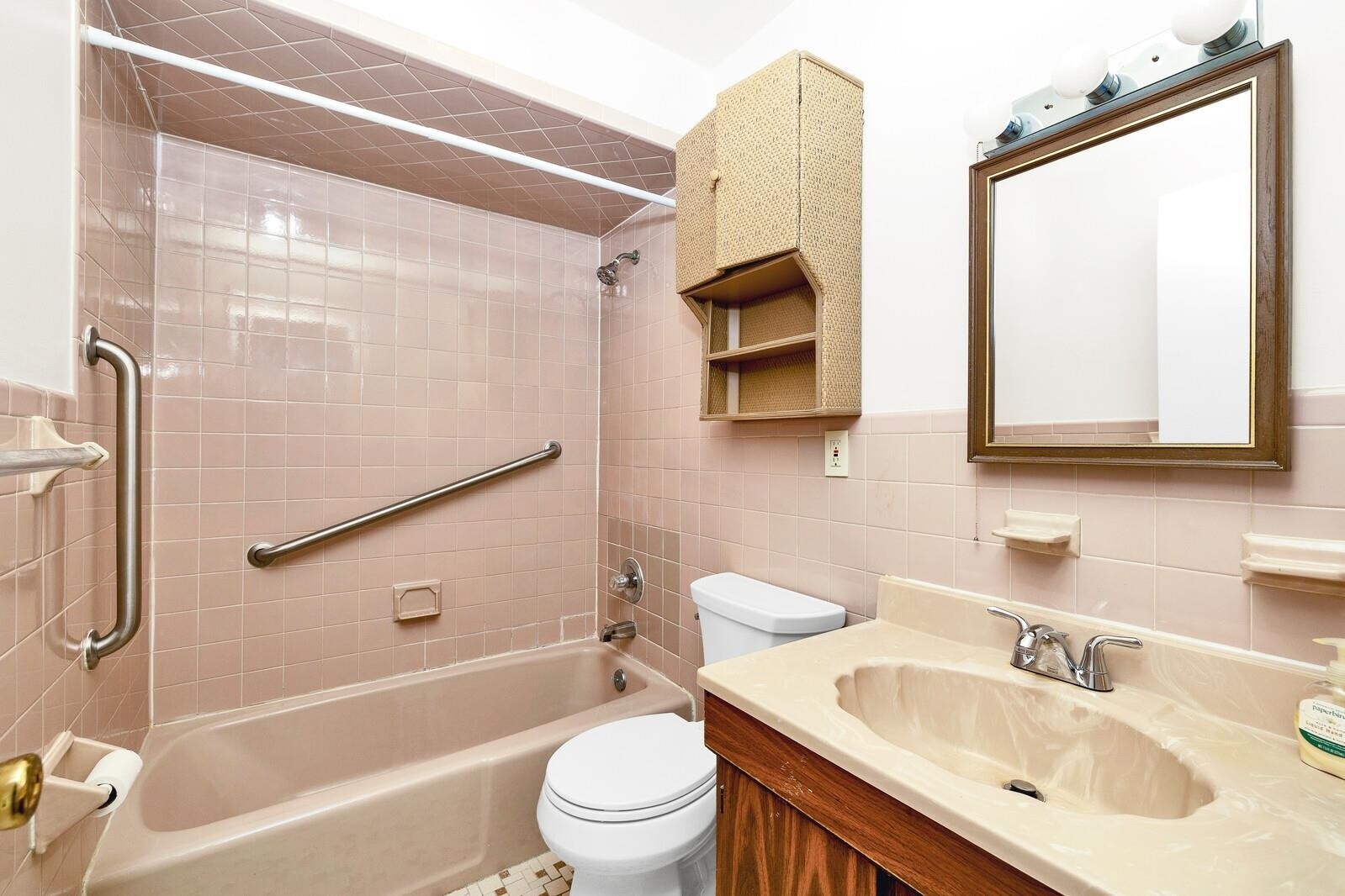 Building Photo - 729 10th St