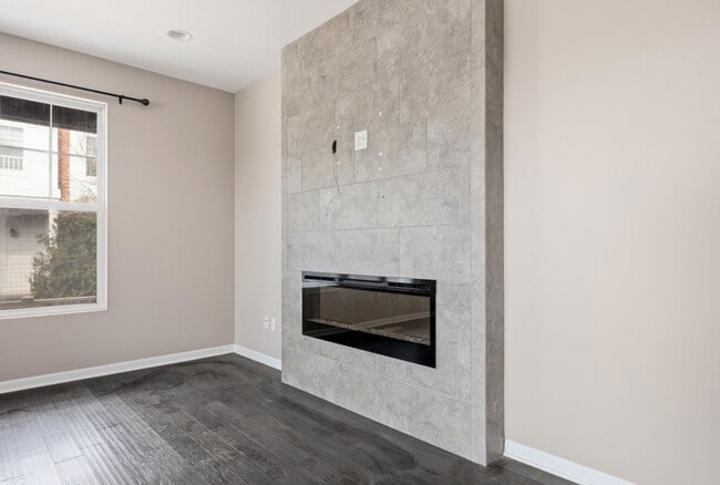 Building Photo - 901 Times Square Dr