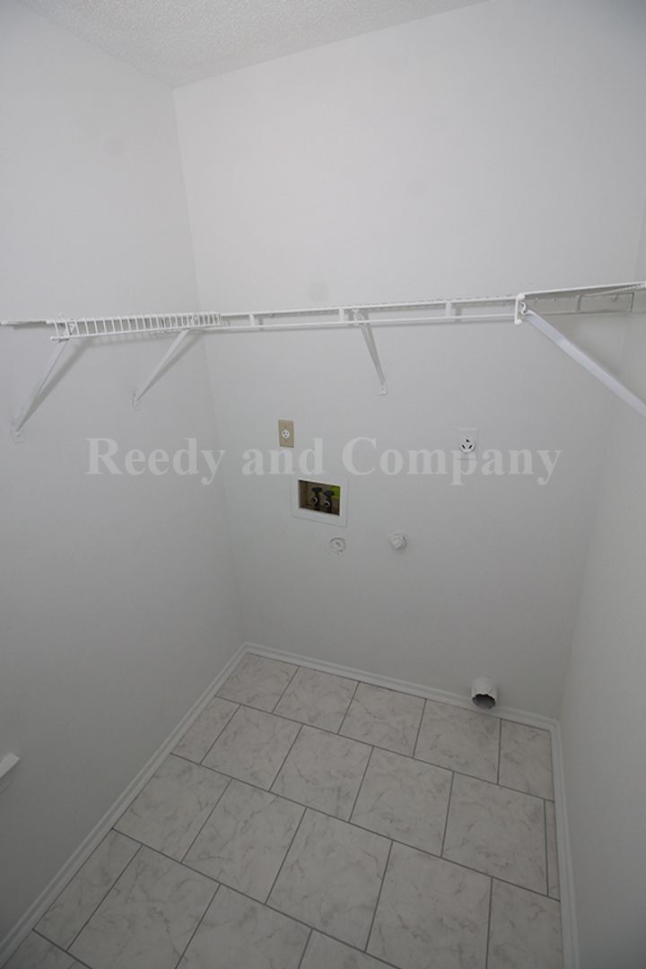 Building Photo - 8349 Honey Dew Cove