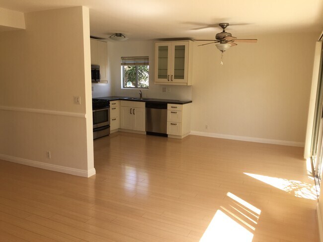 Building Photo - 3410 Club Dr