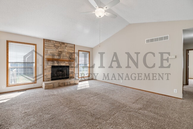 Building Photo - 3826 N Cranberry St