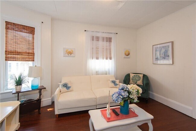 Building Photo - 11 Brewer St