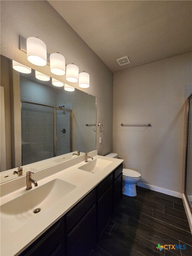 Building Photo - 1143 Creekside Orchard