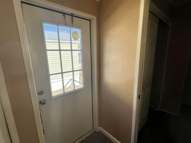 Building Photo - 3318 Chicago Bears St