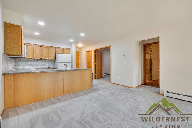 Building Photo - 749 Lagoon Dr