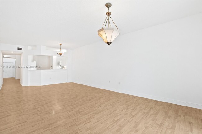 Building Photo - 10730 NW 66th St