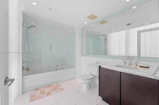 Building Photo - 665 NE 25th St