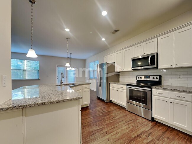 Building Photo - 1682 Weatherbrook Cir