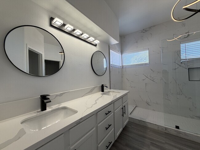 Building Photo - 2456 Sheltered Meadows Ln