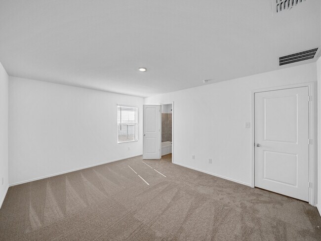 Building Photo - 14004 Birch Farm Dr