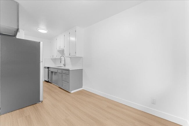 Building Photo - 6114 Cahuenga Blvd