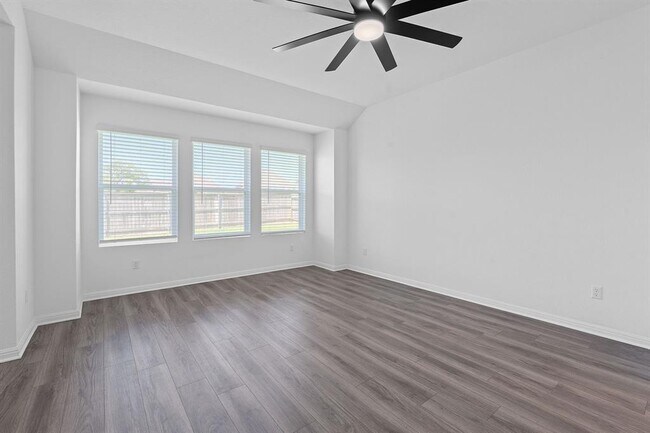 Building Photo - 132 Rocking Chair Dr