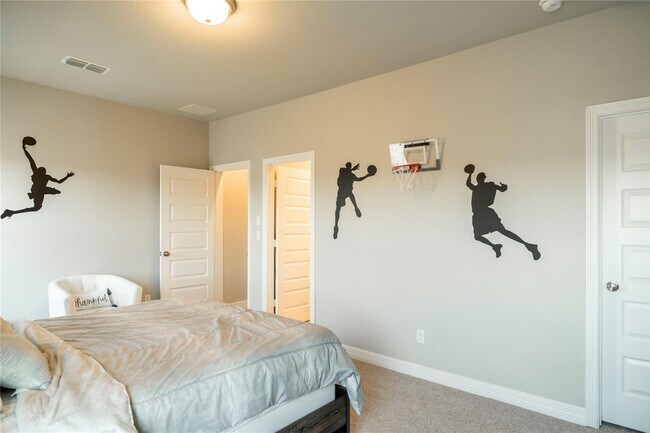 Building Photo - 29023 Laurel Grove Ln