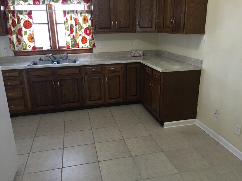 Kitchen - 401 S 22nd St