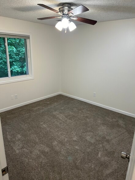 Unit 1 Bedroom 1 - 16075 Joplin Ave