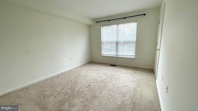 Building Photo - 6076 Wicker Ln