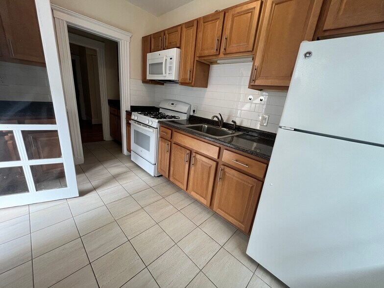 Building Photo - 128 Washington St