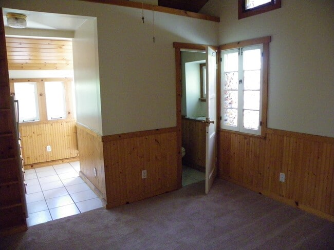 Building Photo - 407 Naranja Dr