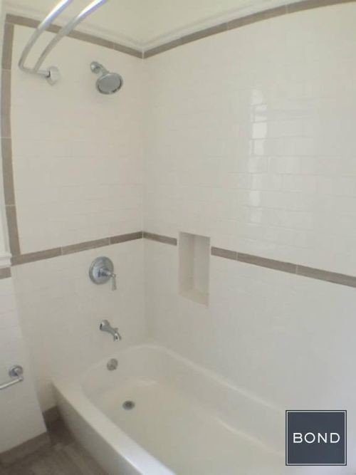 Building Photo - 658 W 188th St