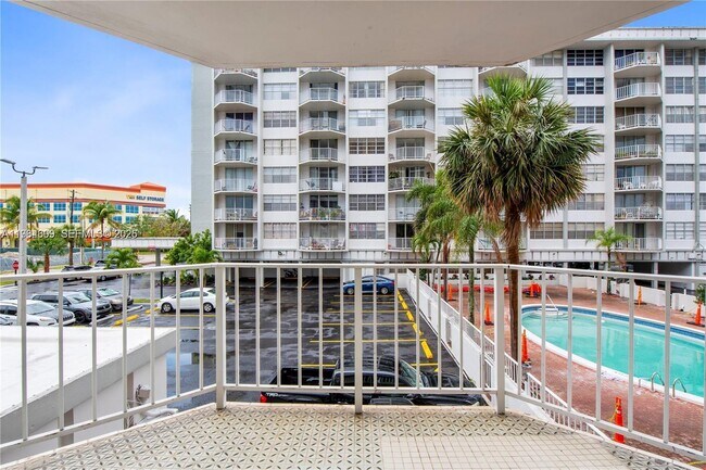 Building Photo - 16740 NE 9th Ave