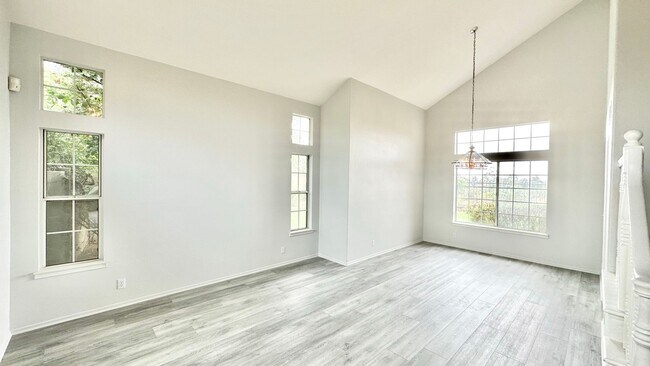 Building Photo - Awesome Two-Story Home, Recently & Freshly Updated, just minutes to downtown Fallbrook!