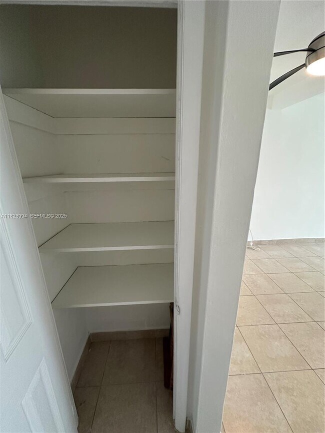 Building Photo - 800 85th St